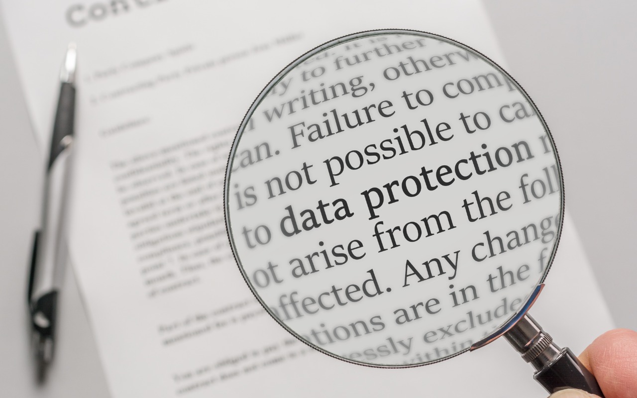 iOS 15 Brings Back the Text Magnifier, but Trackpad Mode Is Easier ...